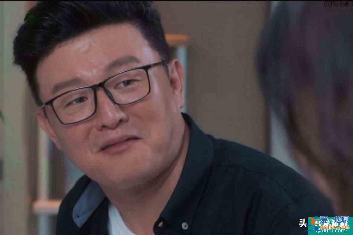 白色月光中的熟臉：一位演過白夜追兇，一位被稱為教導(dǎo)主任專業(yè)戶？