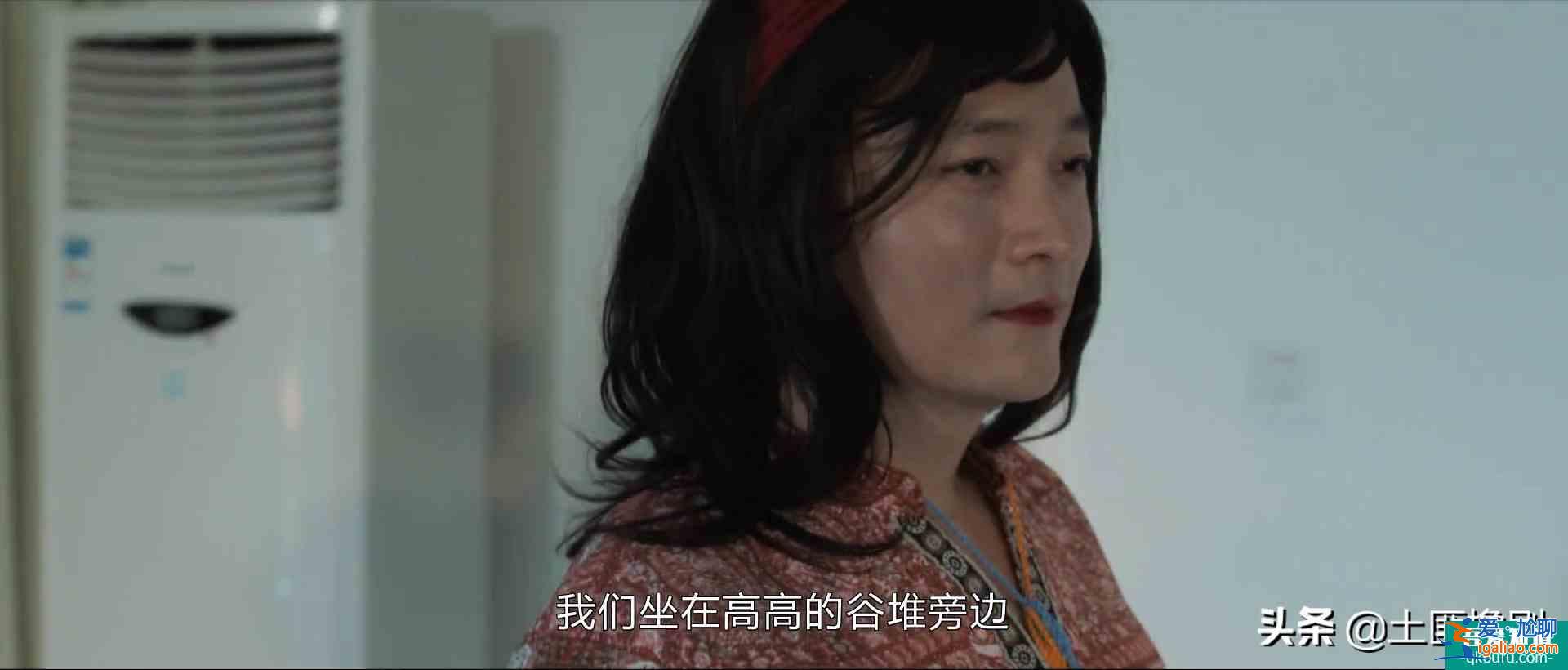 白色月光披著懸疑外衣演女性成長，用力情緒化，再強(qiáng)行歸于體面？