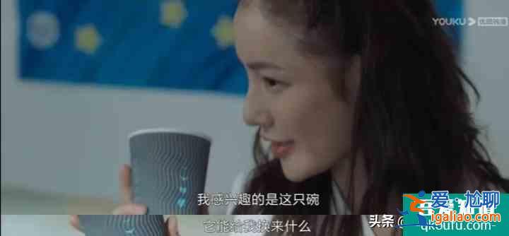 《白色月光》：成年人沒有崩潰的自由，內(nèi)心很崩潰，也要笑臉迎人？