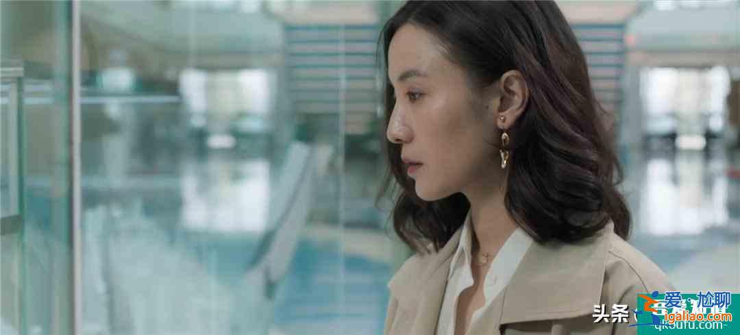 《白色月光》：誰(shuí)才是張?chǎng)握嬲某鲕墝?duì)象？？