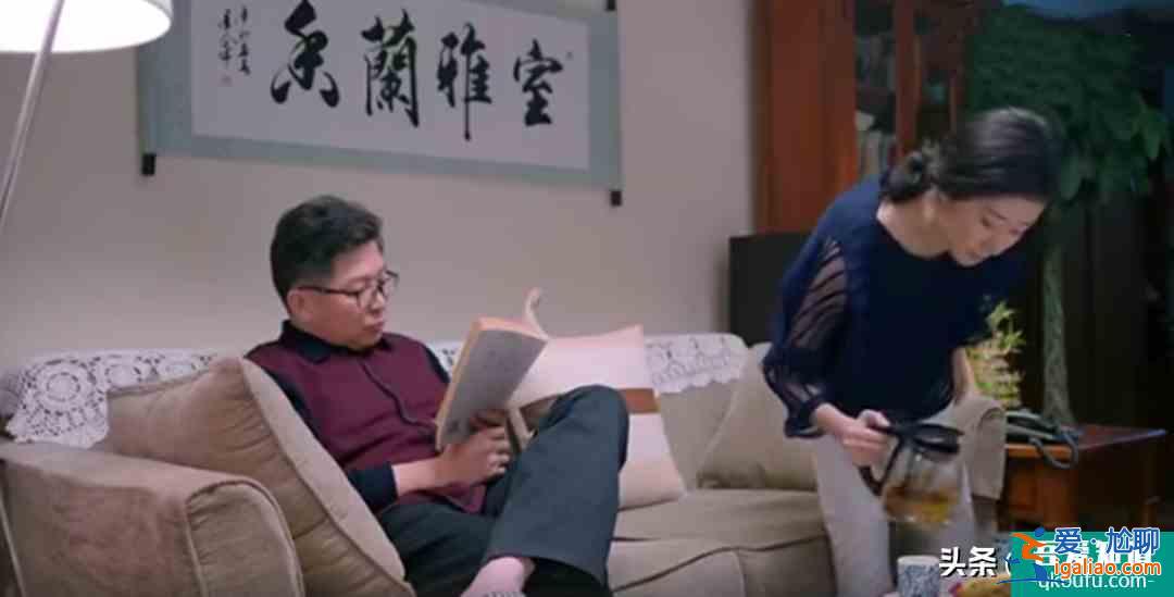 《白色月光》：誰(shuí)才是張?chǎng)握嬲某鲕墝?duì)象？？