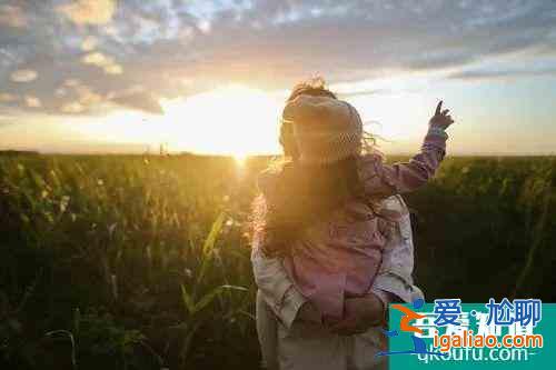 《以家人之名》：都想要尖尖的兩個(gè)哥哥，殊不知她爸爸才是搶手貨？