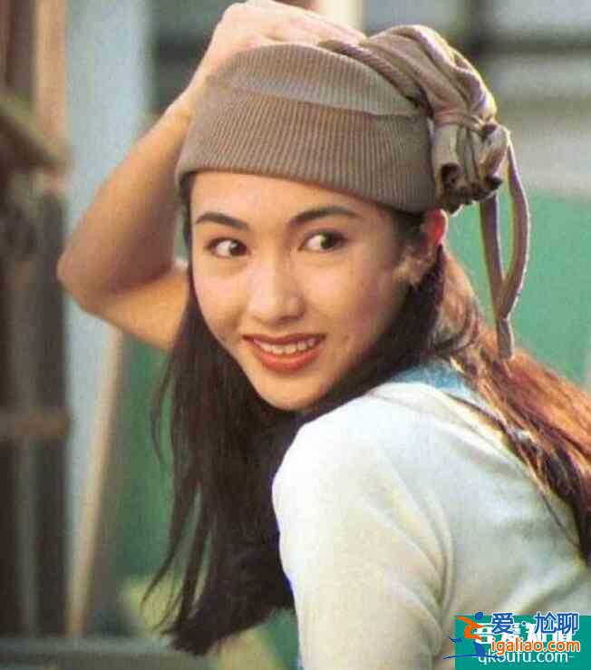 黎姿復(fù)出拍攝雜志 硬照功底依舊自信生圖能打？