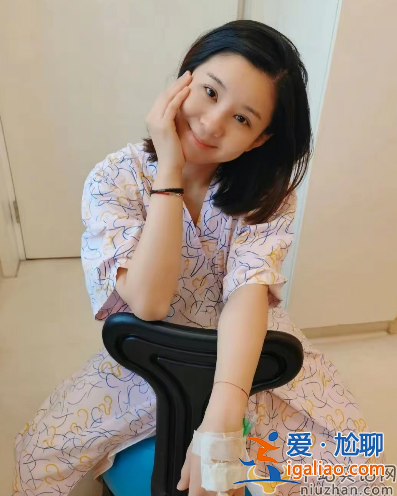李小萌最新情況!懟臉自拍高鼻梁被指整容引熱議 過年胖出雙下巴