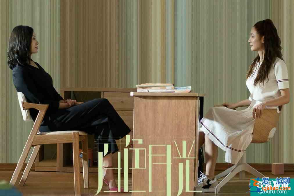 宋佳出演《白色月光》，顏值和演技并存的她，原本可以更火一點(diǎn)？