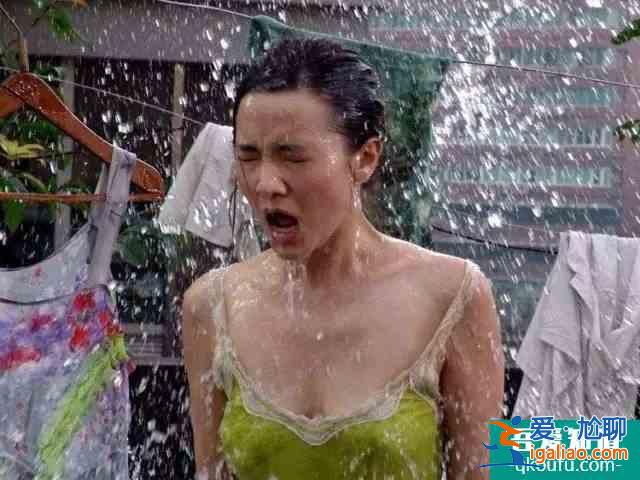 宋佳出演《白色月光》，顏值和演技并存的她，原本可以更火一點(diǎn)？