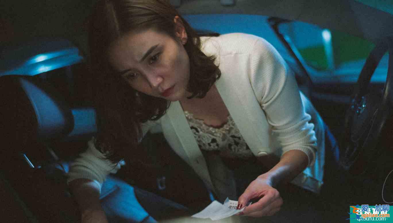 《白色月光》：多少婚外情都從醉酒開始，在手機曝光，以悲劇結束？