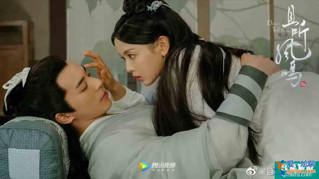 是《且聽鳳鳴》里的冷面傲嬌圣子君臨淵，更是自在生活的快樂水豚先？