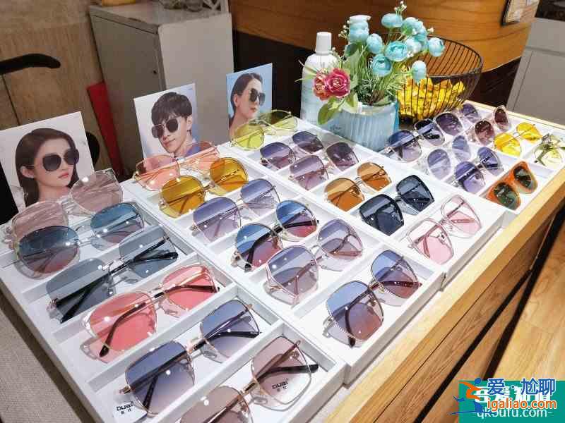 打卡潘家園網(wǎng)紅眼鏡店get明星同款？