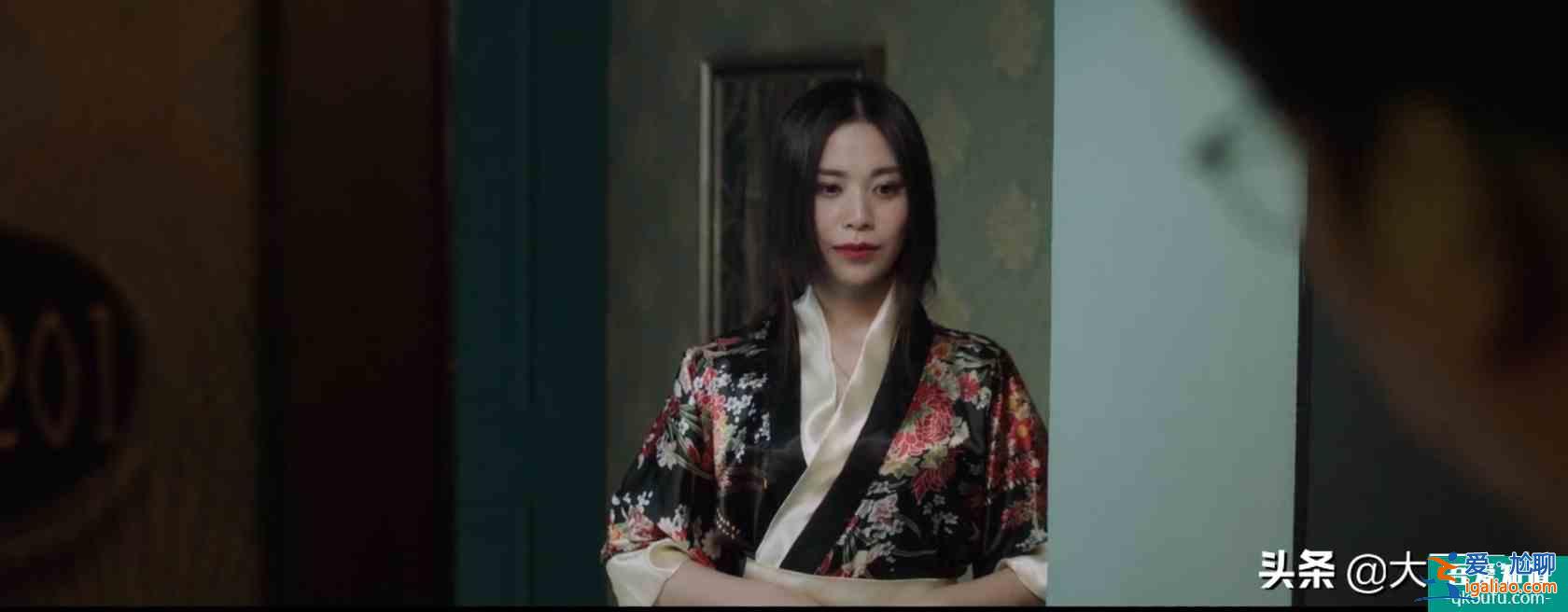 摩天大樓：高檔公寓發(fā)現(xiàn)一名女尸，警方發(fā)現(xiàn)其背后藏著很深的秘密？