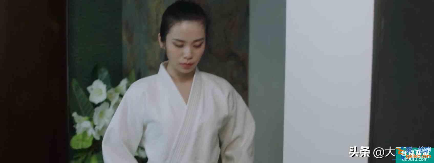 摩天大樓：高檔公寓發(fā)現(xiàn)一名女尸，警方發(fā)現(xiàn)其背后藏著很深的秘密？