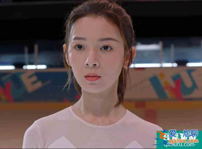 陳瑤再次女扮男裝搭檔官鴻主演的新劇《穿盔甲的少女》現(xiàn)已開播？
