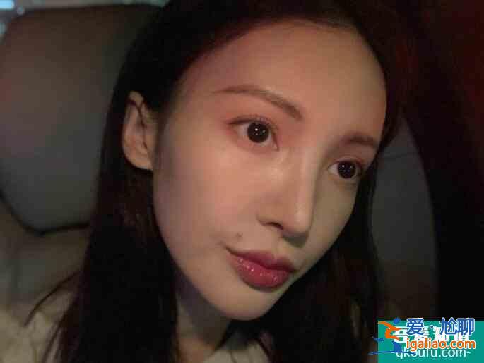 金晨撞臉吳昕 面對鏡頭嘟嘴皮膚白皙非常精致好看？