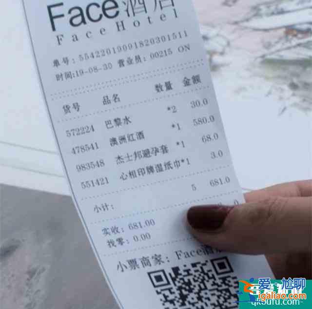 懸疑劇《白色月光》：結(jié)婚10年被綠，打碎婚姻的往往都是細(xì)節(jié)？