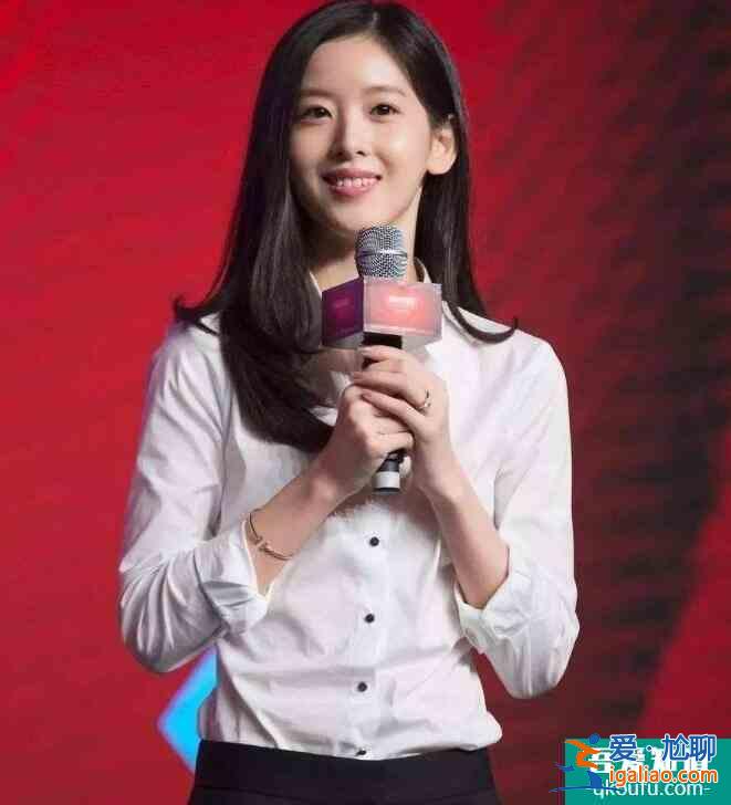 章澤天贊鄧文迪 表示要努力成為擁有獨立精神的女人？