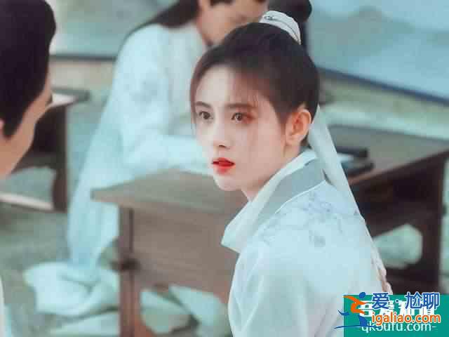《漂亮書生》全員顏值9分，人火劇不火，只因鞠婧祎男裝太假？？
