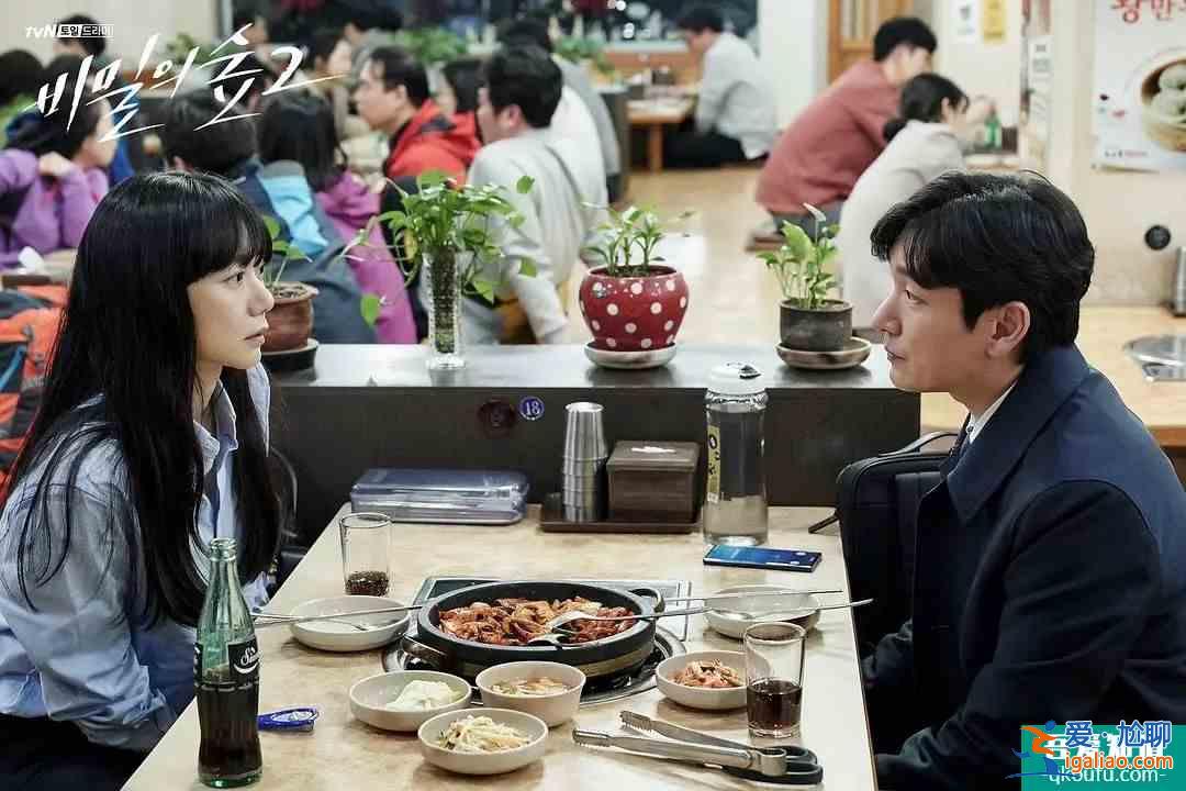 從前兩集看，《秘密森林2》至少不比9.3分的前作弱？