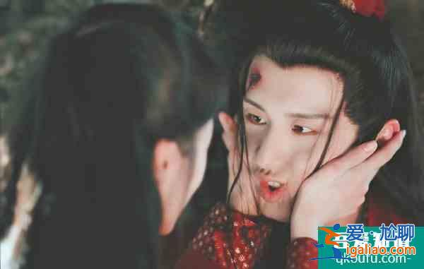 用莎士比亞方式打開《琉璃》內(nèi)心戲，司鳳因愛而生的脆弱感太抓人？