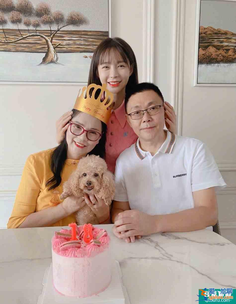 沈夢辰曬合照告別寵物犬 相伴11年讓人淚目？
