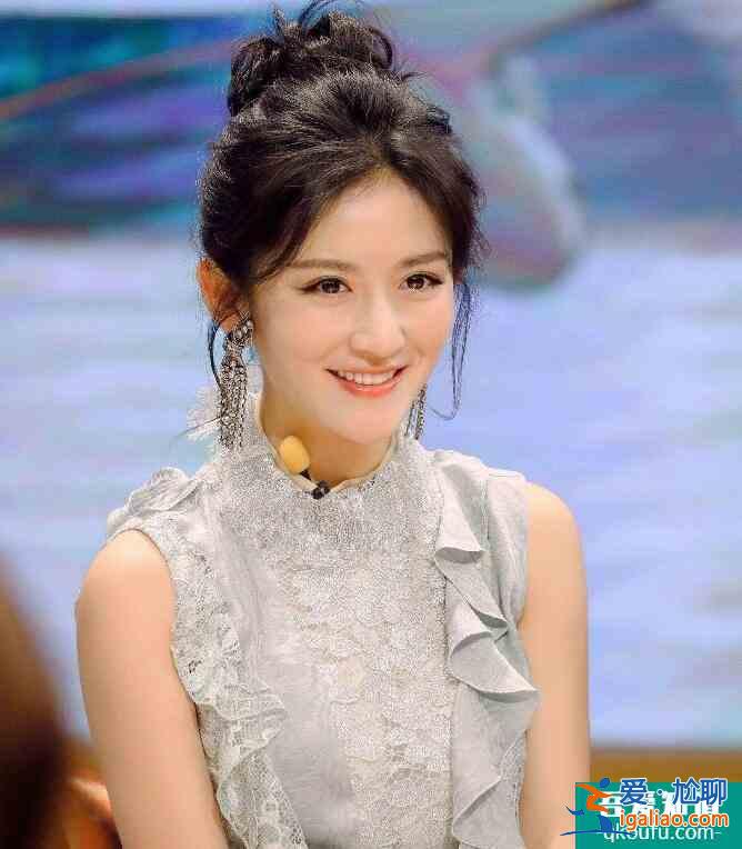 謝娜曬與女兒碰拳 母女倆喊口號(hào)好兄弟一輩子畫(huà)面有愛(ài)？