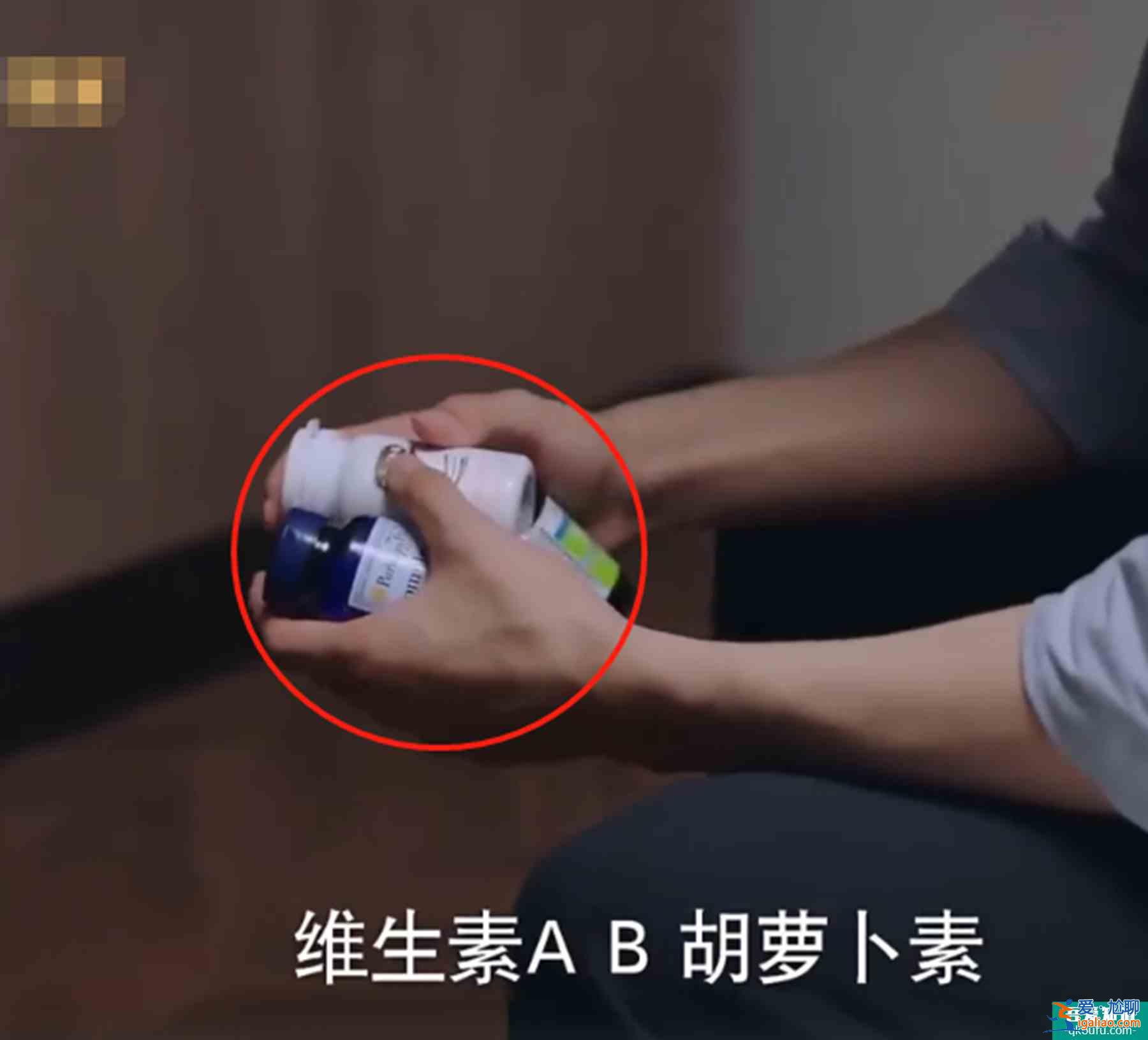 以家人之名：凌霄消失9年另有隱情？滿身都是傷，疑似吃抗抑郁藥？