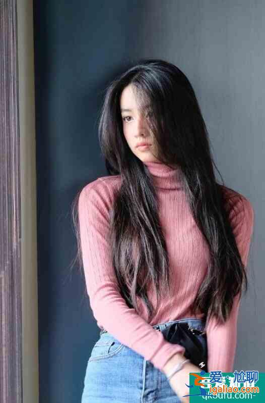 木村光希曬美照 對鏡托腮淺笑盡顯淑女優(yōu)雅氣質(zhì)？