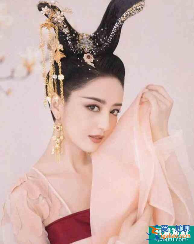 佟麗婭分享古裝美照 雍容華貴似畫中人美到窒息？