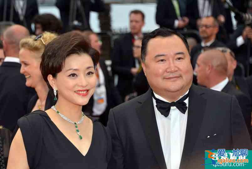 《三十而已》大結(jié)局陳嶼鐘曉芹復婚：多少婚姻輸在了相愛相持？