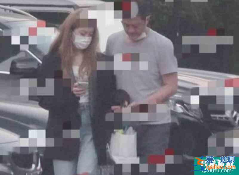 李亞鵬接女兒回家 14歲李嫣打扮時尚盡顯明星氣質(zhì)？