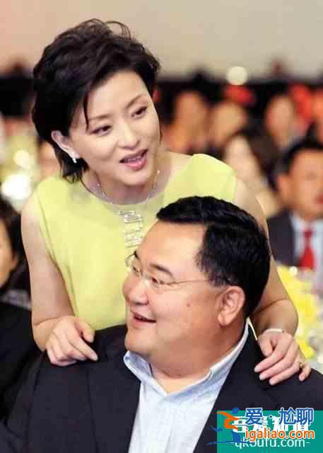 《三十而已》大結(jié)局陳嶼鐘曉芹復婚：多少婚姻輸在了相愛相持？