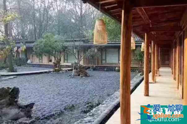 成都周邊泡溫泉去哪里最好 成都周邊泡溫泉的地方？