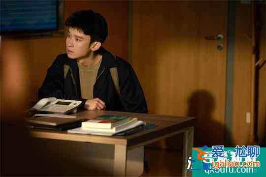 董子健《誰是兇手》熱度霸占愛奇藝總榜 反殺戲超帶感？