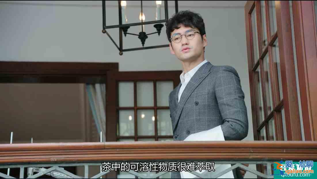 無厘頭劇情適配奇葩人設(shè)，吐槽怪誕生活劇《生活像陽光一樣燦爛》？