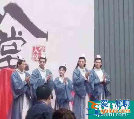鞠婧祎《漂亮書生》身高又遭質疑！名場面扒出，早被隊友揭穿作假？