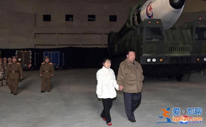 金正恩女兒四次公開亮相 都在軍隊(duì)有關(guān)場合 專家分析其深意？