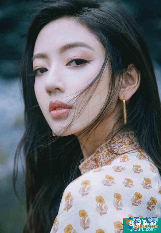 《以家人之名》唐燦撞臉Lisa，與女主成閨蜜，于正為她碰瓷Tfboys？