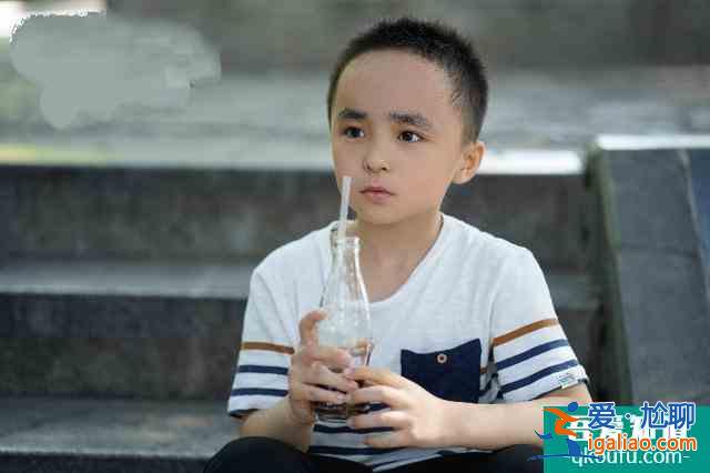 《以家人之名》太狗血，子秋母親嫁李爸，她真值得擁有這份愛？？