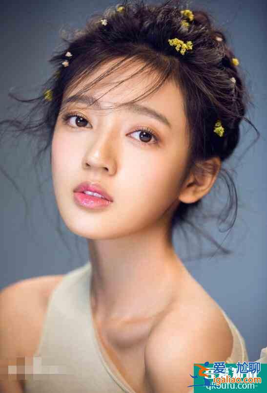 以家人之名：唐燦上線曾演《鬢邊》六月紅，和李尖尖關(guān)系很戲劇化？