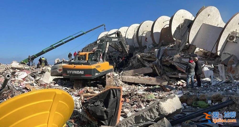 土耳其“一片天堂”整體坍塌千人被埋 首席建筑設(shè)計師卷款外逃被捕？