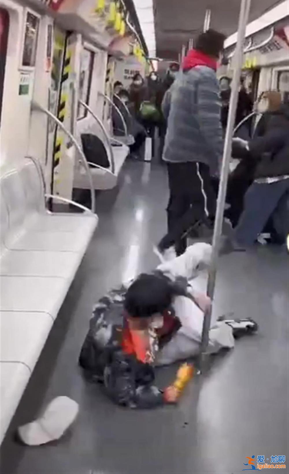 因占座打架？