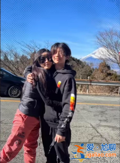 張柏芝謝霆鋒復(fù)合真的嗎?離婚11年同過情人節(jié) 疑一起帶娃滑雪