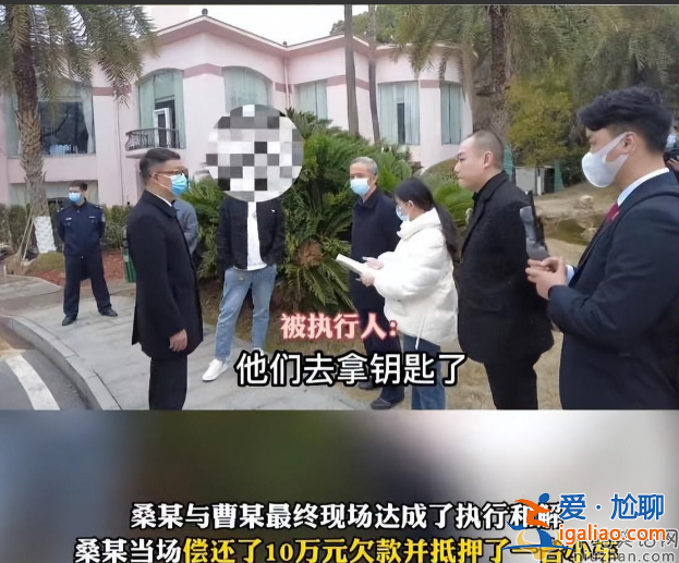 桑姓藝人在宣傳現(xiàn)場被強制執(zhí)行 全網(wǎng)民猜桑姓藝人是誰 留言不要太搞笑