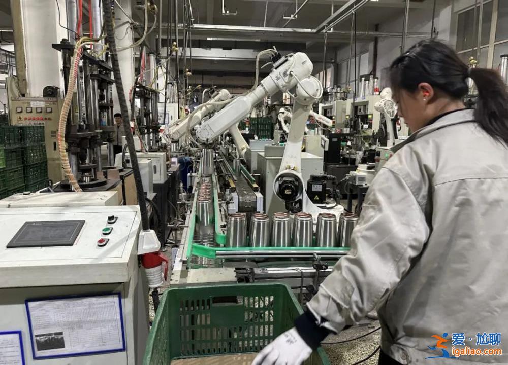 00后不愿進工廠了 以后就靠機器人？？