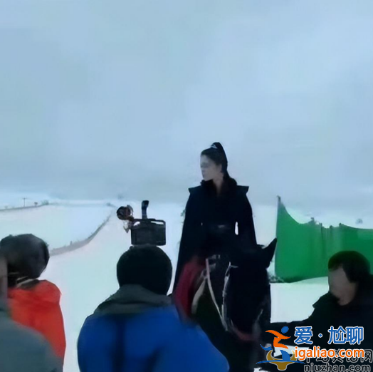 成龍與古力娜扎同框！為男女主合體拍《神話2》 爺孫戀慘遭網(wǎng)友嘲諷