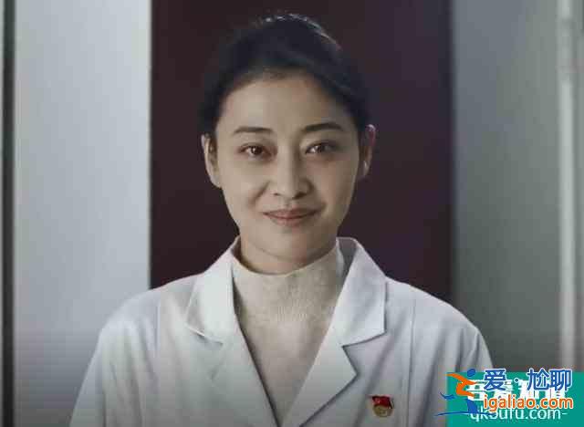 抗疫神劇《在一起》，參演嘉賓陣容強(qiáng)大，動(dòng)用了半個(gè)娛樂圈明星？