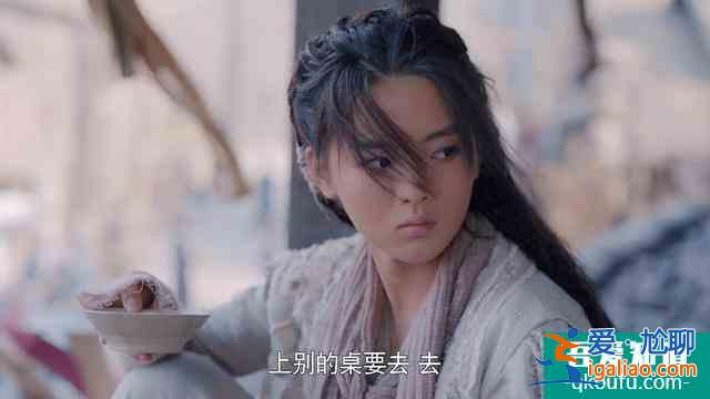 《且聽鳳鳴》楊超越演技之爭很多余，劇本雖粗糙，逗比甜卻夠下飯？