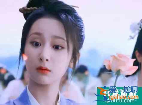 都說《琉璃》是香蜜2.0，“沒有心”女主撩漢技能也復(fù)制了楊紫？？