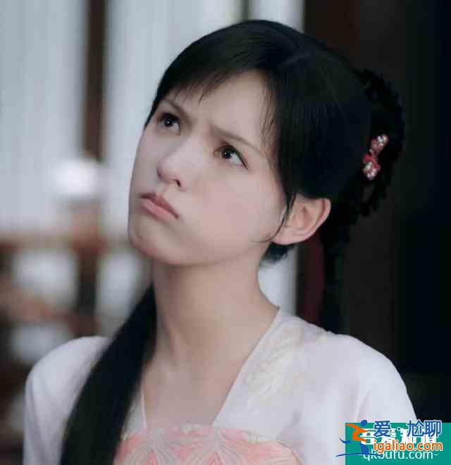 新劇《琉璃》觀后感，愛情來得快如閃電，女主造型太不給力？