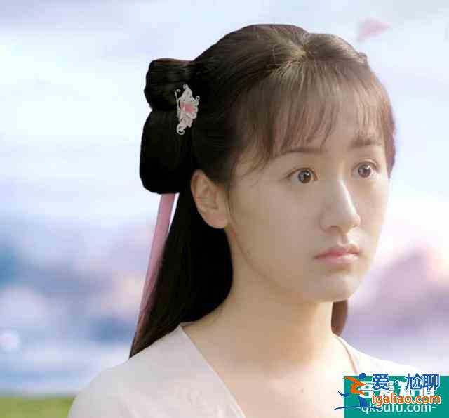新劇《琉璃》觀后感，愛情來得快如閃電，女主造型太不給力？
