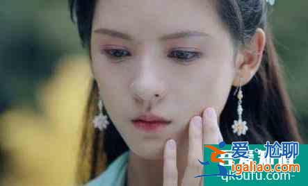 新劇《琉璃》觀后感，愛情來得快如閃電，女主造型太不給力？